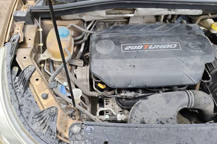 Used GAC Trumpchi GS4 2015 200T Manual Luxury Edition Engine Bay Right
