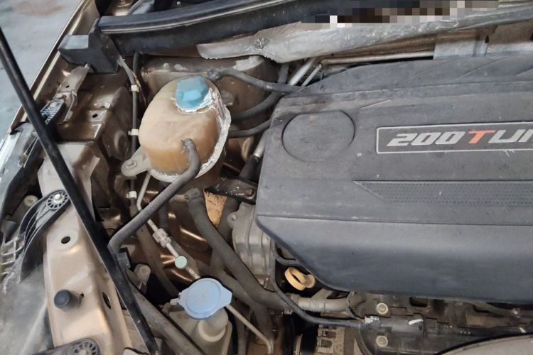 Used GAC Trumpchi GS4 2015 200T G-DCT Comfort Edition Engine Bay Right