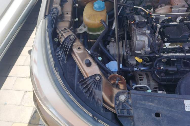 Used GAC Trumpchi GS4 2015 200T G-DCT Luxury Edition Engine Bay Right