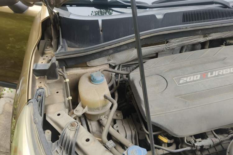 Used GAC Trumpchi GS4 2015 200T G-DCT Luxury Edition Engine Bay Right