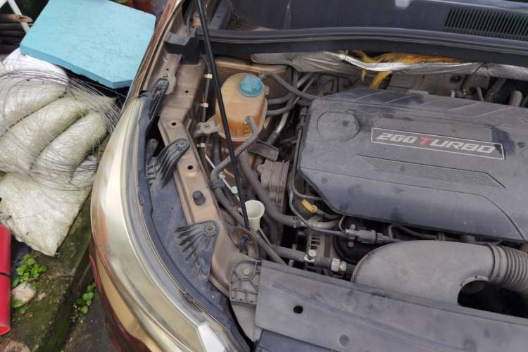 Used GAC Trumpchi GS4 2015 200T G-DCT Comfort Edition Engine Bay Right