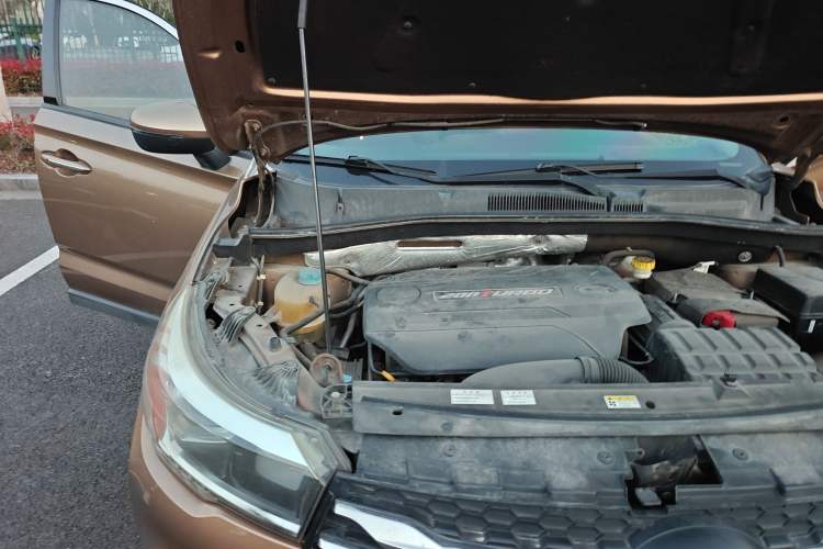Used GAC Trumpchi GS4 2015 200T G-DCT Luxury Edition Engine Bay Right