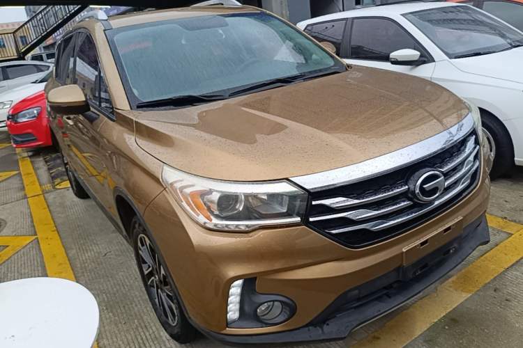 Used GAC Trumpchi GS4 2015 200T G-DCT Elite Edition Front Right 45 Deg