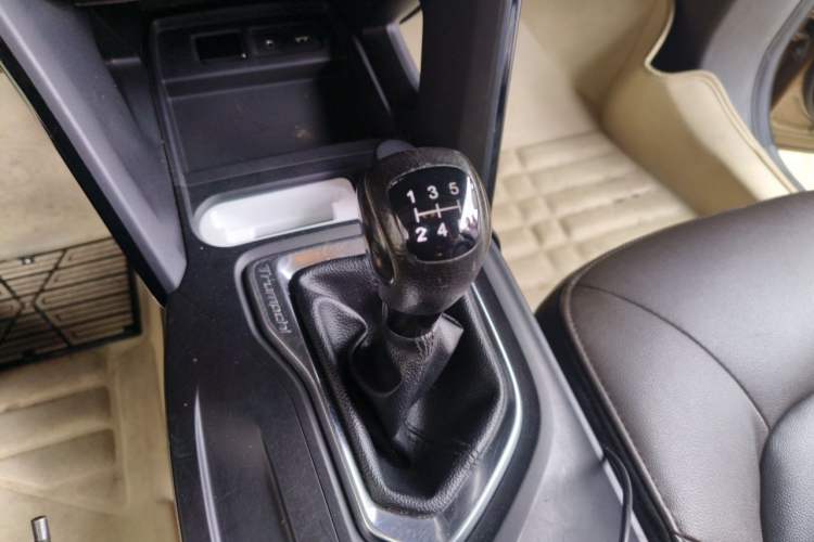 Used GAC Trumpchi GS4 2015 200T Manual Elite Edition Gear Lever