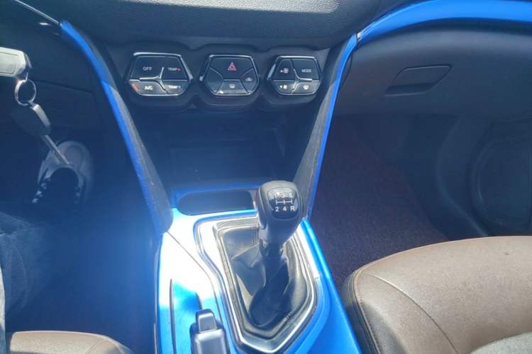 Used GAC Trumpchi GS4 2015 200T Manual Elite Edition Gear Lever