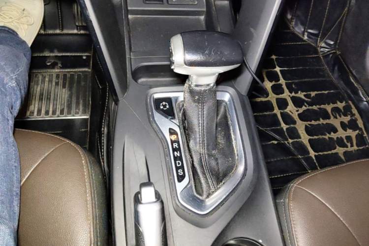 Used GAC Trumpchi GS4 2015 200T G-DCT Luxury Edition Gear Lever