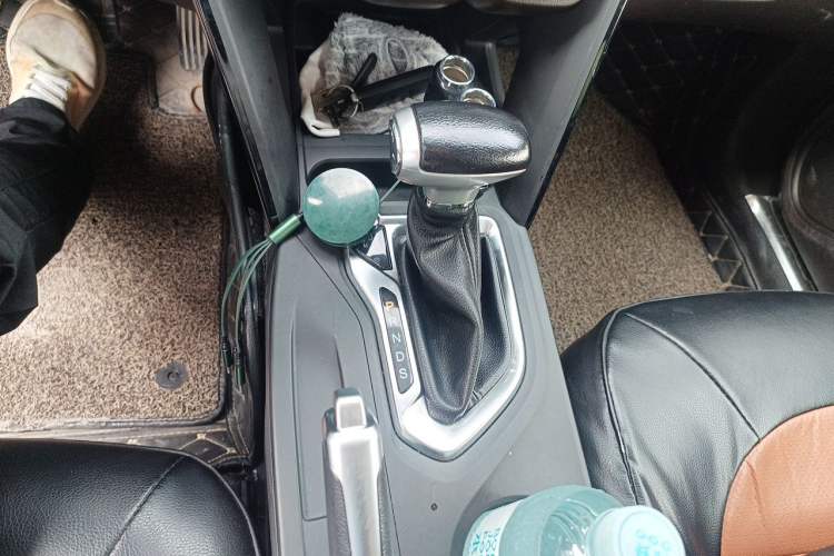 Used GAC Trumpchi GS4 2015 200T G-DCT Luxury Edition Gear Lever