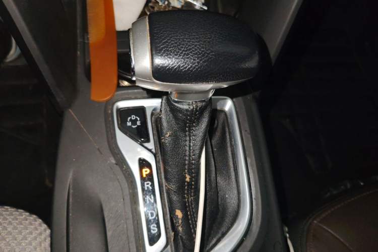 Used GAC Trumpchi GS4 2015 200T G-DCT Luxury Edition Gear Lever