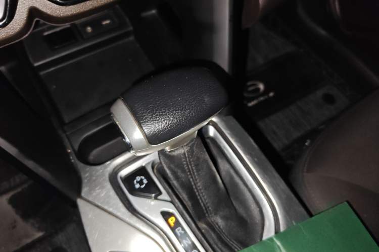 Used GAC Trumpchi GS4 2015 200T G-DCT Elite Edition Gear Lever