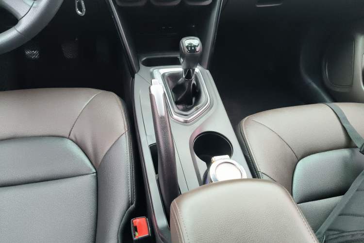 Used GAC Trumpchi GS4 2015 200T Manual Elite Edition Gear Lever