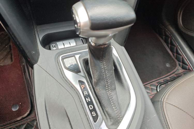 Used GAC Trumpchi GS4 2015 200T G-DCT Prestige Edition Gear Lever