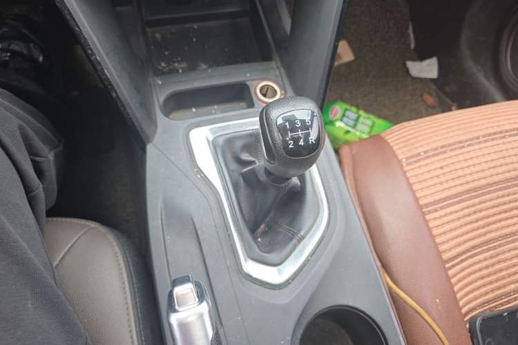 Used GAC Trumpchi GS4 2015 200T Manual Luxury Edition Gear Lever