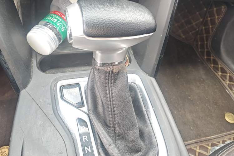Used GAC Trumpchi GS4 2015 200T G-DCT Luxury Edition Gear Lever