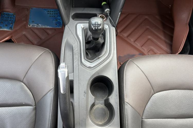 Used GAC Trumpchi GS4 2015 200T Manual Luxury Edition Gear Lever