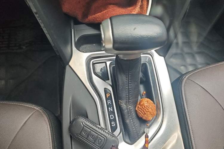 Used GAC Trumpchi GS4 2015 200T G-DCT Luxury Edition Gear Lever
