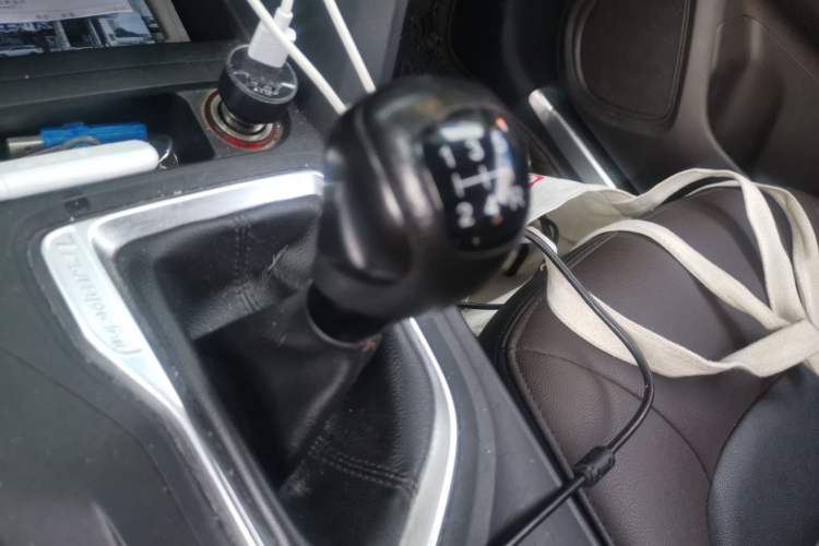 Used GAC Trumpchi GS4 2015 200T Manual Elite Edition Gear Lever