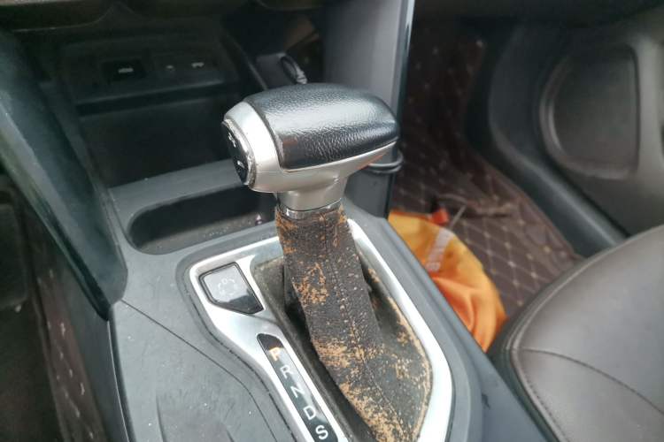 Used GAC Trumpchi GS4 2015 200T G-DCT Elite Edition Gear Lever