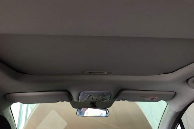 Used GAC Trumpchi GS4 2015 200T G-DCT Elite Edition Headliner