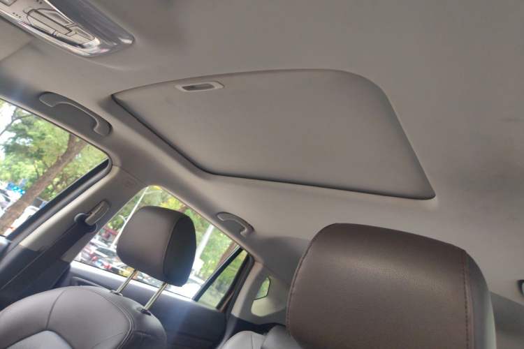 Used GAC Trumpchi GS4 2015 200T G-DCT Luxury Edition Headliner
