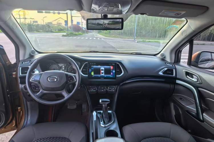 Used GAC Trumpchi GS4 2015 200T G-DCT Elite Edition Interior 1