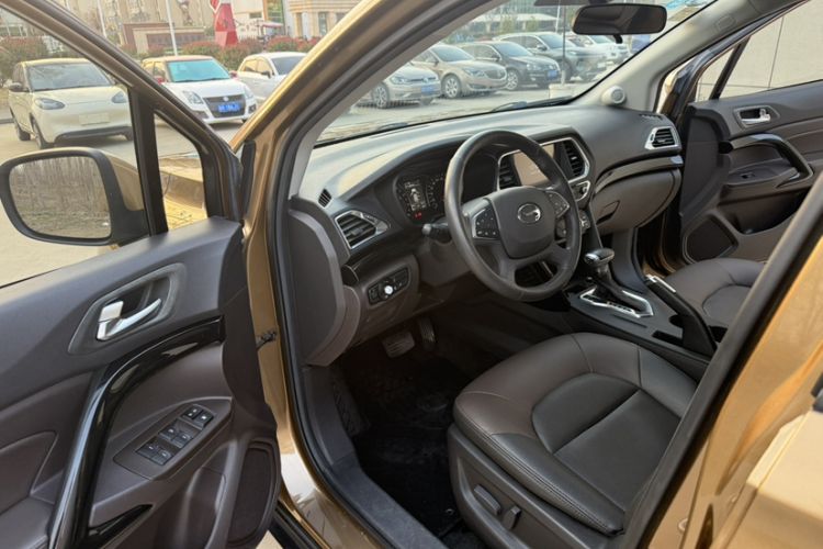 Used GAC Trumpchi GS4 2015 200T G-DCT Luxury Edition Interior 3