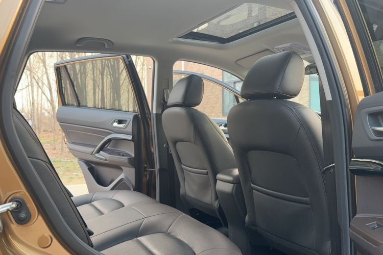Used GAC Trumpchi GS4 2015 200T G-DCT Luxury Edition Interior 4
