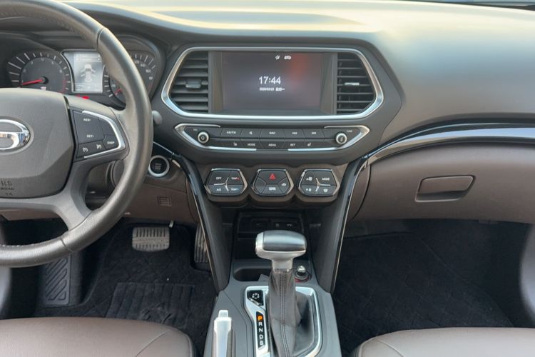 Used GAC Trumpchi GS4 2015 200T G-DCT Luxury Edition Interior 6
