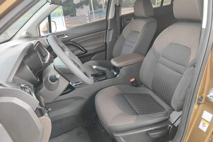 Used GAC Trumpchi GS4 2015 200T G-DCT Elite Edition Left Front Seat