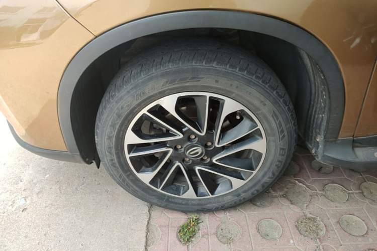 Used GAC Trumpchi GS4 2015 200T Manual Luxury Edition Left Front Wheel Hub