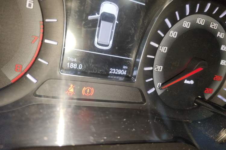 Used GAC Trumpchi GS4 2015 200T Manual Elite Edition Odometer Close Up