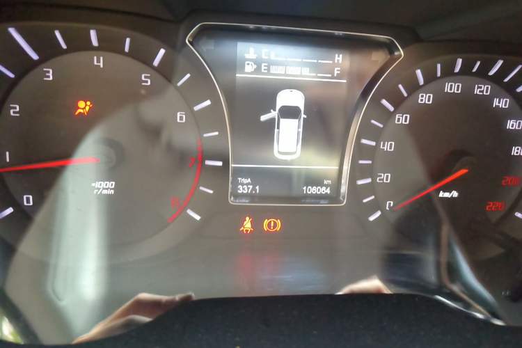 Used GAC Trumpchi GS4 2015 200T Manual Luxury Edition Odometer Close Up