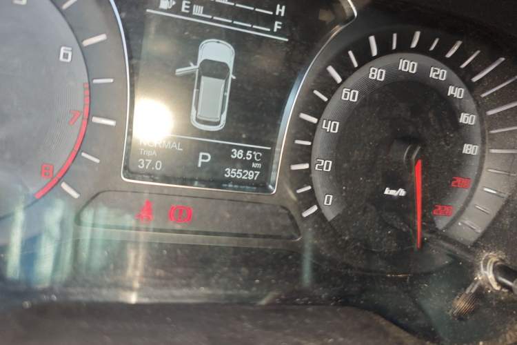 Used GAC Trumpchi GS4 2015 200T G-DCT Luxury Edition Odometer Close Up