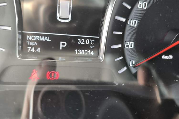 Used GAC Trumpchi GS4 2015 200T G-DCT Elite Edition Odometer Close Up