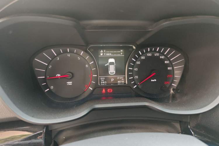 Used GAC Trumpchi GS4 2015 200T G-DCT Prestige Edition Odometer Close Up