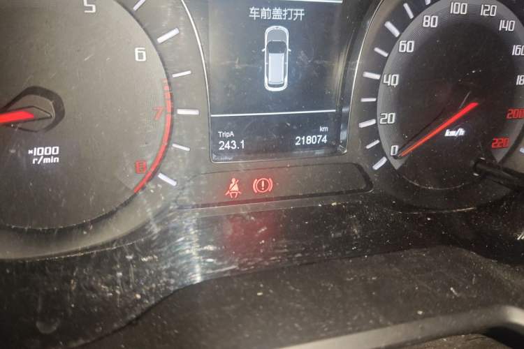 Used GAC Trumpchi GS4 2015 200T Manual Elite Edition Odometer Close Up