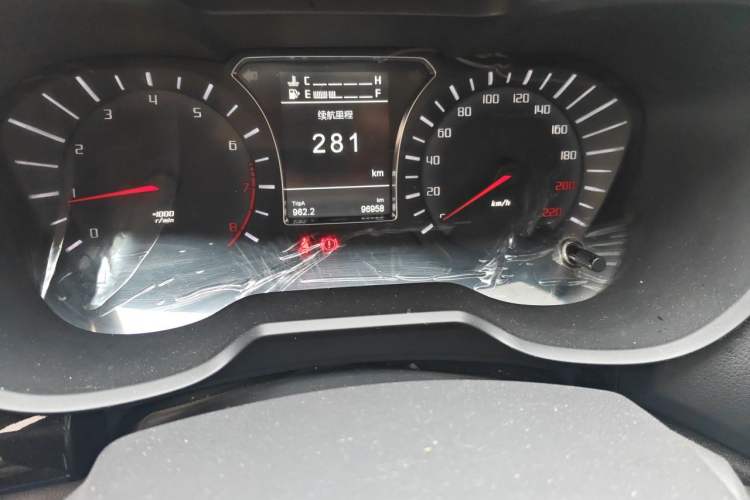 Used GAC Trumpchi GS4 2015 200T Manual Elite Edition Odometer Close Up