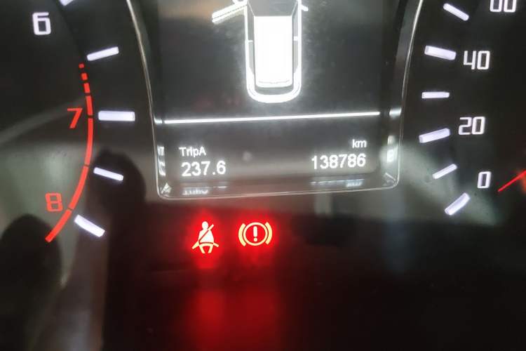 Used GAC Trumpchi GS4 2015 200T Manual Luxury Edition Odometer Close Up
