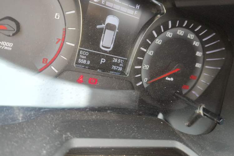 Used GAC Trumpchi GS4 2015 200T G-DCT Luxury Edition Odometer Close Up