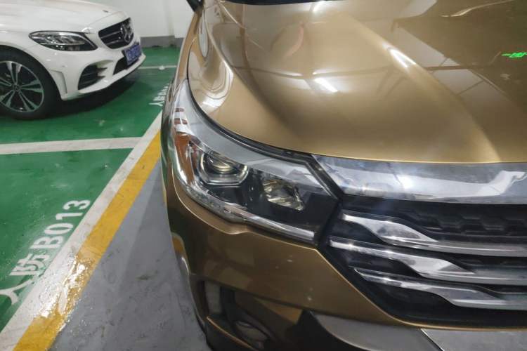 Used GAC Trumpchi GS4 2015 200T Manual Luxury Edition Right Front Headlight