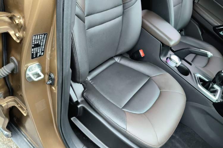 Used GAC Trumpchi GS4 2015 200T Manual Elite Edition Right Front Seat
