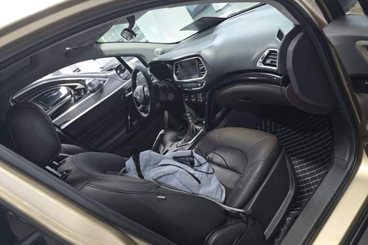 Used GAC Trumpchi GS4 2015 200T G-DCT Luxury Edition Right Front Seat