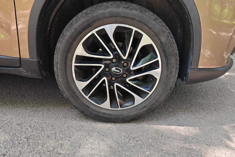 Used GAC Trumpchi GS4 2015 200T Manual Elite Edition Right Front Wheel Hub