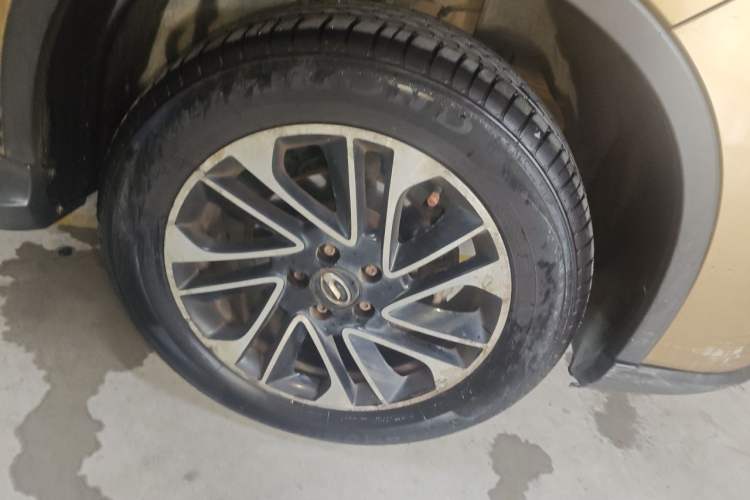 Used GAC Trumpchi GS4 2015 200T Manual Elite Edition Right Front Wheel Hub