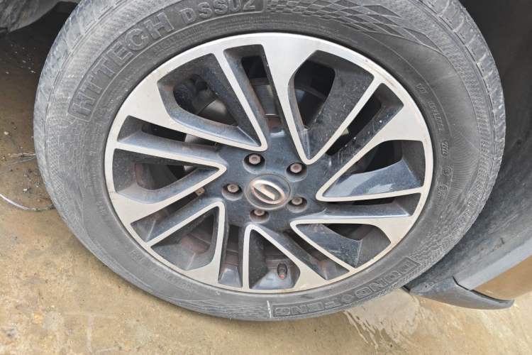 Used GAC Trumpchi GS4 2015 200T Manual Elite Edition Right Front Wheel Hub