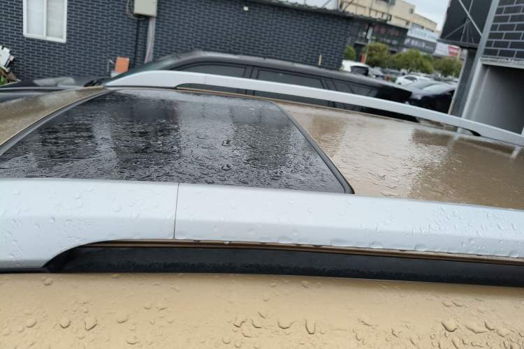 Used GAC Trumpchi GS4 2015 200T Manual Elite Edition Roof