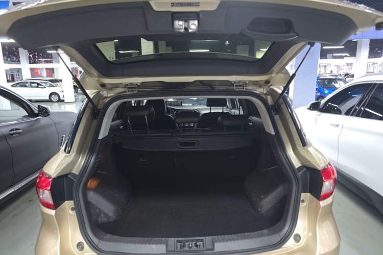 Used GAC Trumpchi GS4 2015 200T G-DCT Luxury Edition Trunk