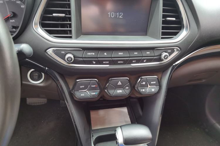 Used GAC Trumpchi GS4 2016 235T G-DCT Luxury Edition Audio And AC Panel