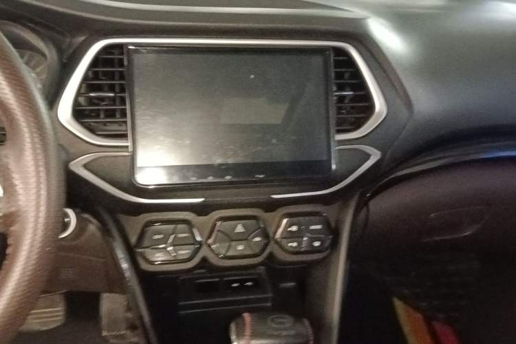 Used GAC Trumpchi GS4 2016 235T G-DCT Elite Edition Audio And AC Panel