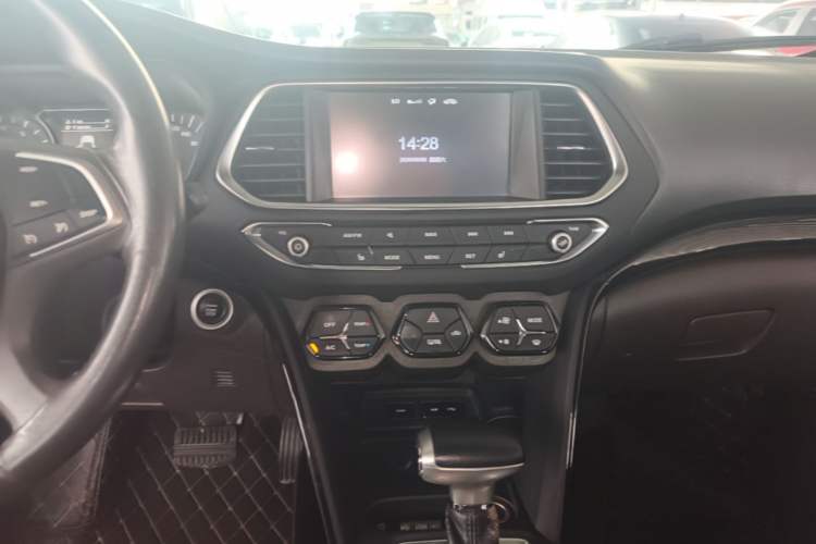 Used GAC Trumpchi GS4 2016 235T G-DCT Luxury Edition Audio And AC Panel