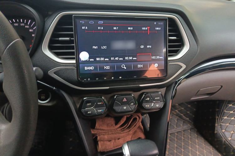 Used GAC Trumpchi GS4 2016 235T G-DCT Elite Edition Audio And AC Panel